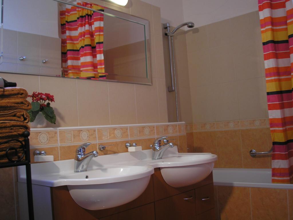 Apartment Accommodation Up To 17 Pozsony Szoba fotó