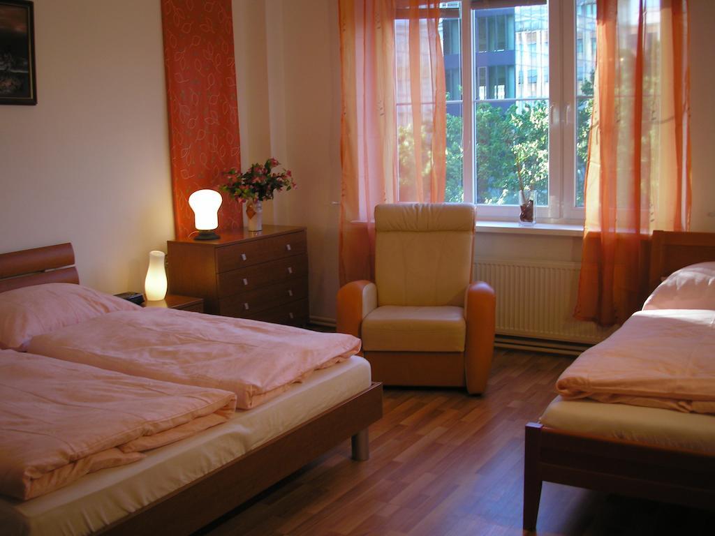 Apartment Accommodation Up To 17 Pozsony Kültér fotó