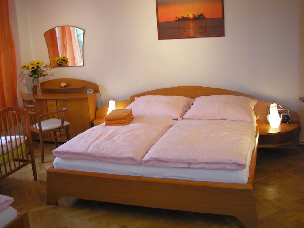 Apartment Accommodation Up To 17 Pozsony Szoba fotó